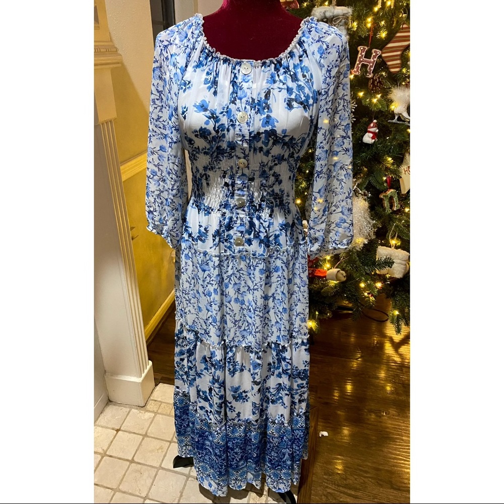 FLORAL BLUE WHITE MAXI DRESS
